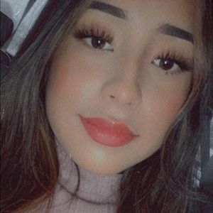 Meet your Posher, Nayeli